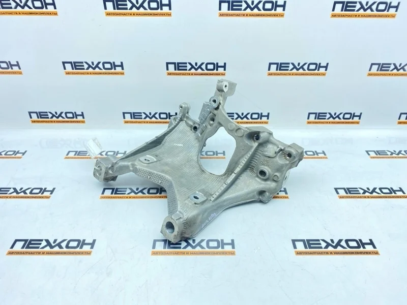 Кронштейн подрамника AUDI A4 2023 8W0399295E B9 2.0 DMSB, передний левый