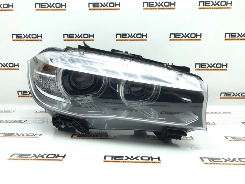 Фара (дефект) BMW X5 2018 63117317104 F15 4.0 N57D30B, правая