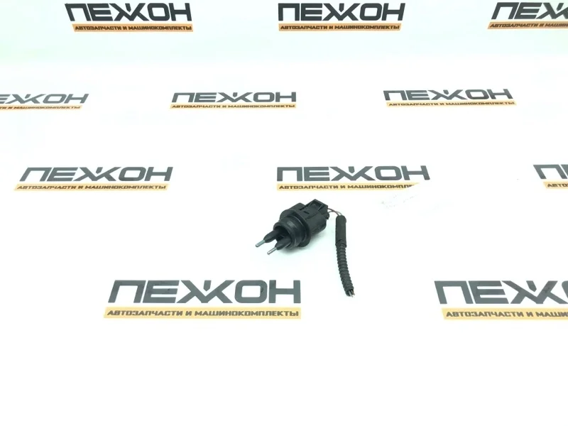 Датчик уровня жидкости бачка омывателя AUDI Q7 2018 7M0919376 4M 3.0 CRTC