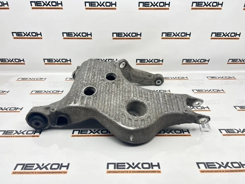 Рычаг подвески нижний LAND ROVER Discovery 2017 LR081548 L462 2.0 204DTA, задний левый