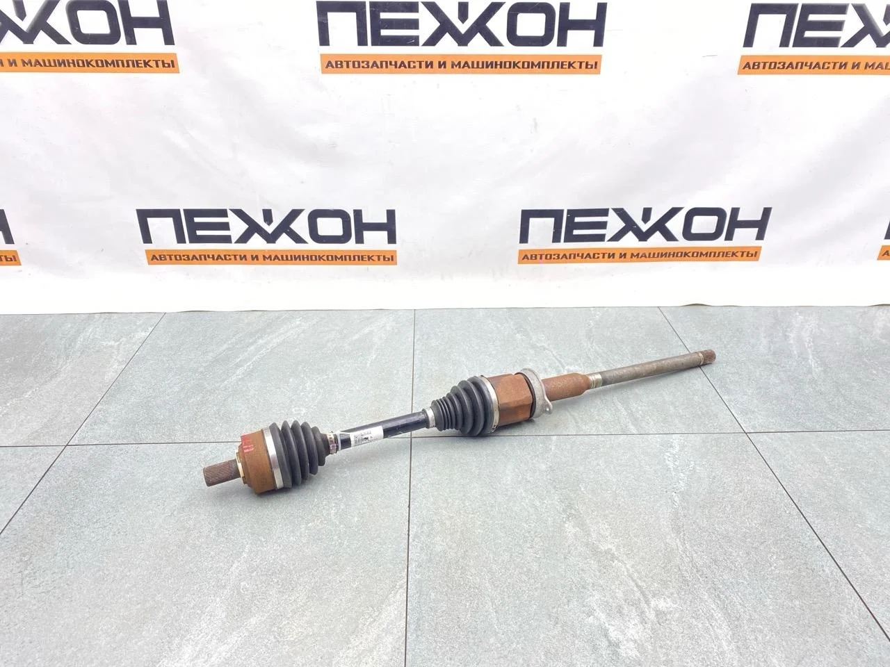 Привод (порван пыльник) VOLVO XC90 2018 36012827 LA4 2.0 D4204T23, передний правый