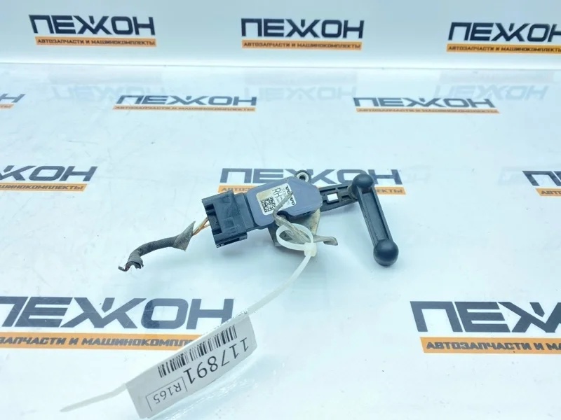 Датчик высоты дорожного просвета VOLVO XC90 2018 32246992 LA4 2.0 D4204T23, передний правый