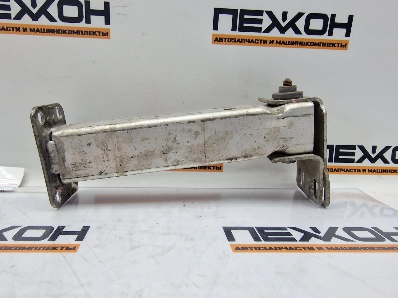 Кронштейн усилителя бампера AUDI Q7 2015 4M0802037A 4M 3.0 CRTC, передний левый