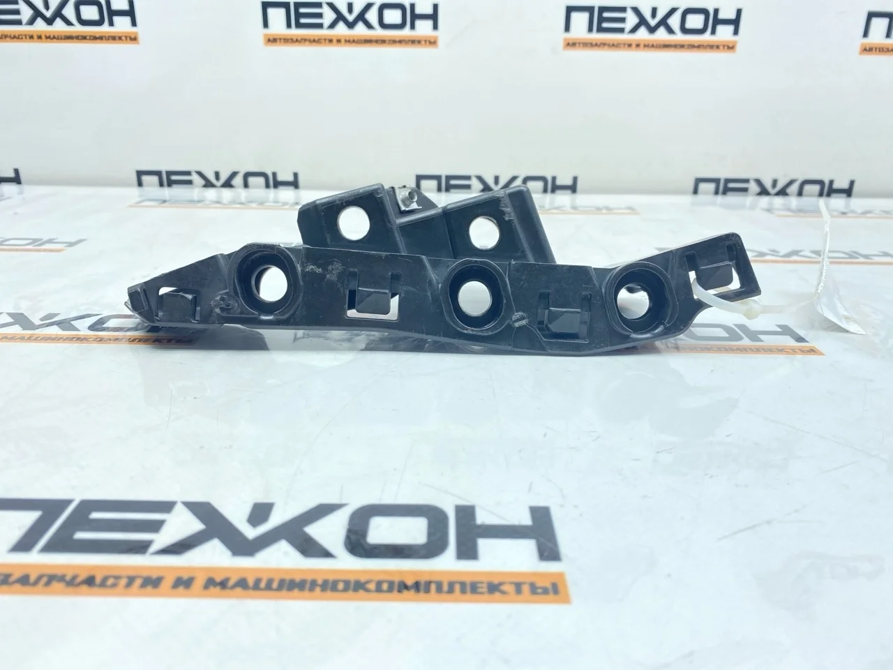 Кронштейн бампера AUDI Q7 2015 4M0807283A 4M 3.0 CRTC, передний левый