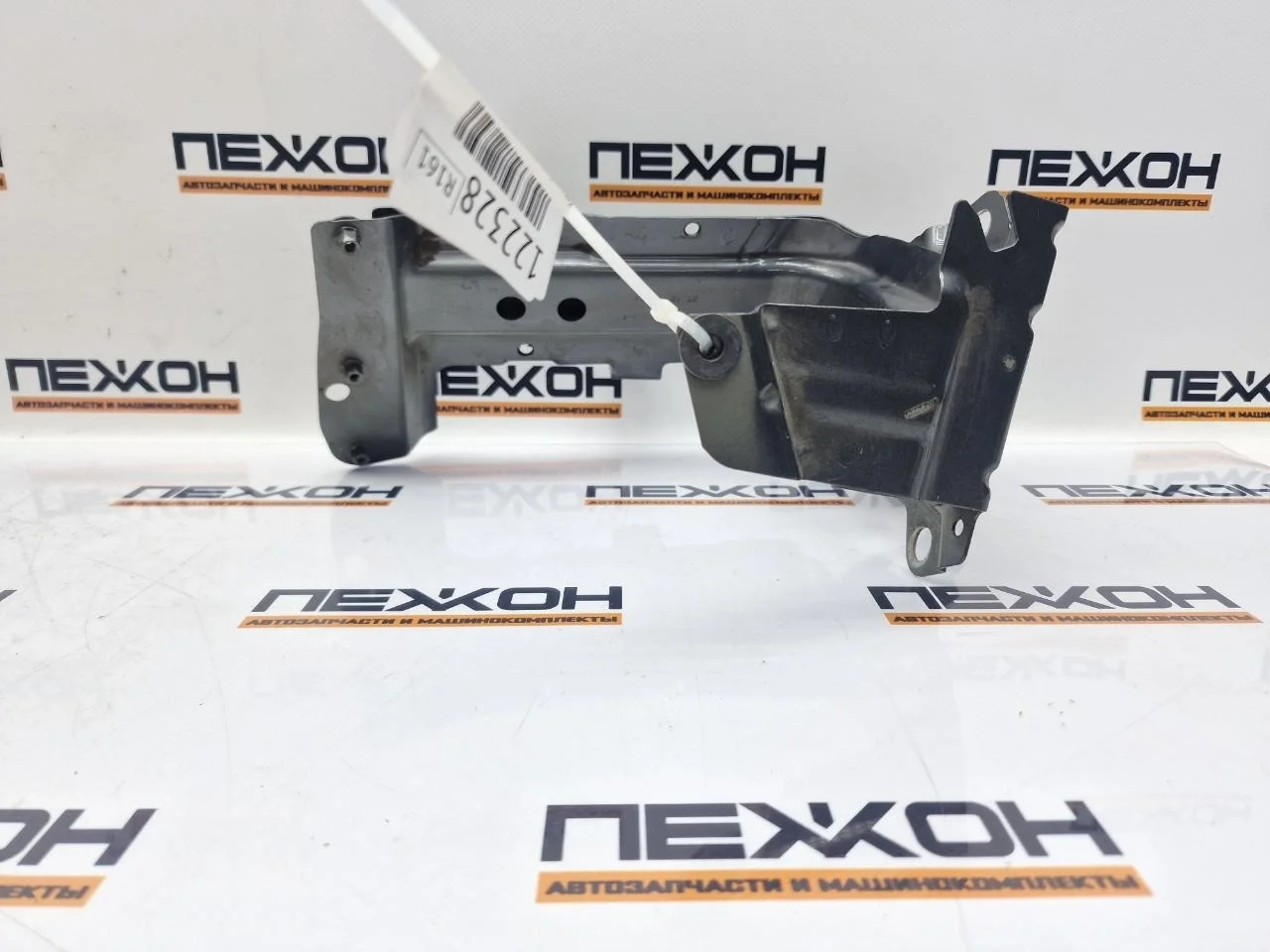 Кронштейн крепления крыла AUDI Q7 2015 4M0821131C 4M 3.0 CRTC, передний левый