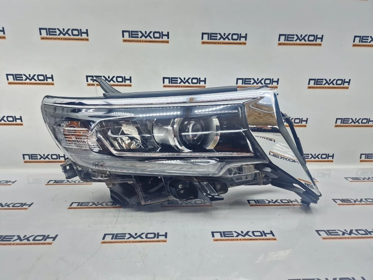 Фара TOYOTA LAND CRUISER PRADO 2018 8114560M70 150 2.8 1GDFTV, правая