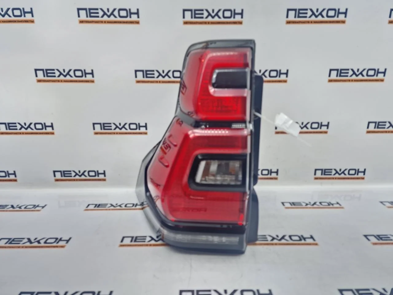 Фонарь TOYOTA LAND CRUISER PRADO 2018 8156160C30 150 2.8 1GDFTV, задний левый