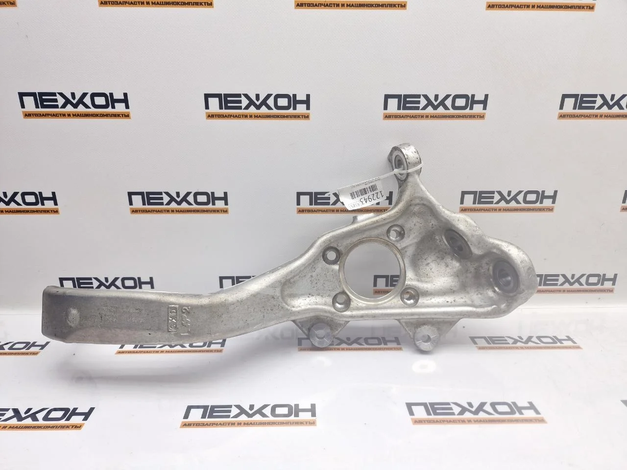 Кулак BMW X6 2015 31216869869 F16 3.0 N57D30A, передний левый