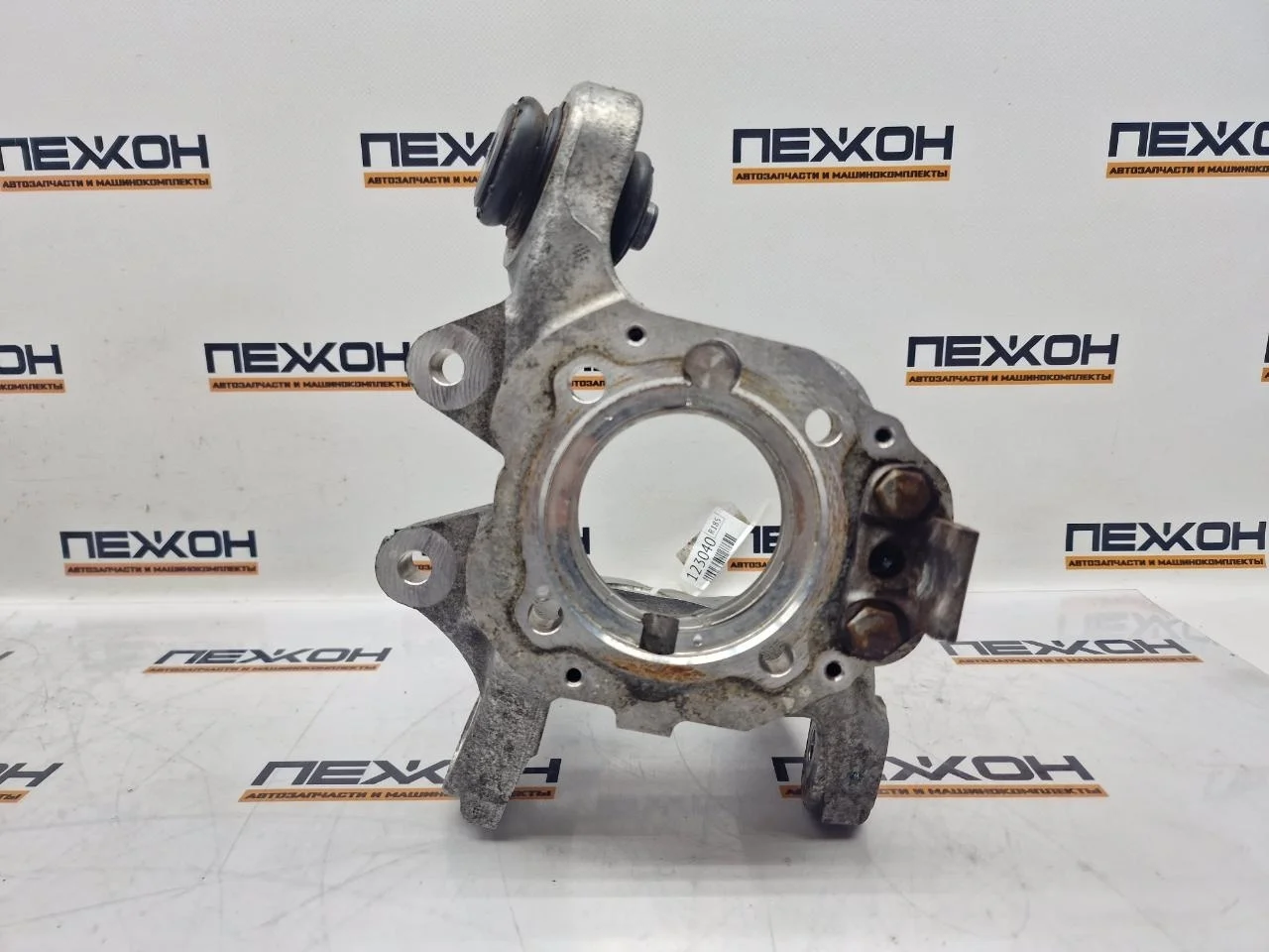 Кулак BMW X6 2015 33326879101 F16 3.0 N57D30A, задний левый