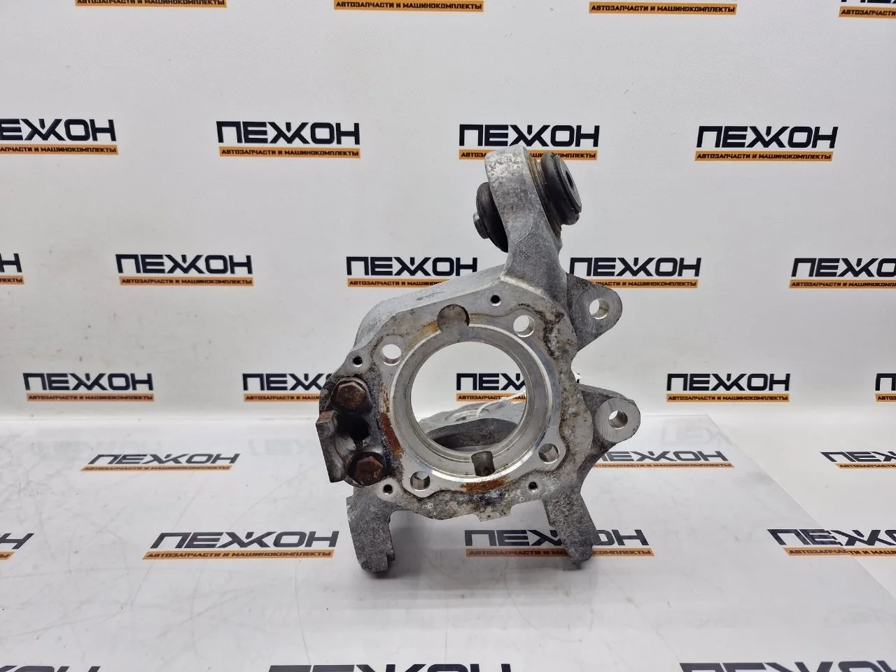 Кулак BMW X6 2015 33326879102 F16 3.0 N57D30A, задний правый