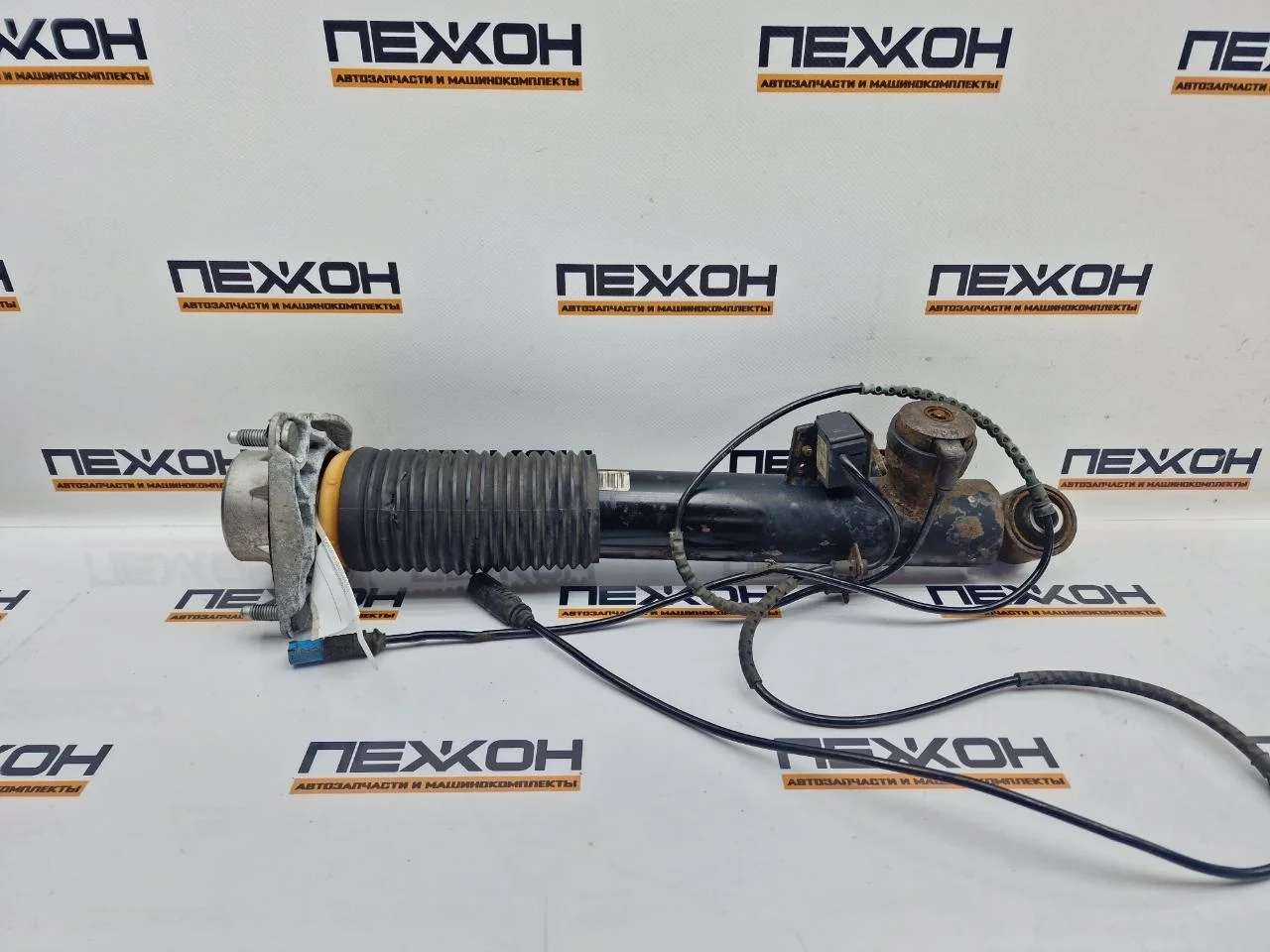 Амортизатор BMW X6 2015 37106875087 F16 3.0 N57D30A, задний левый