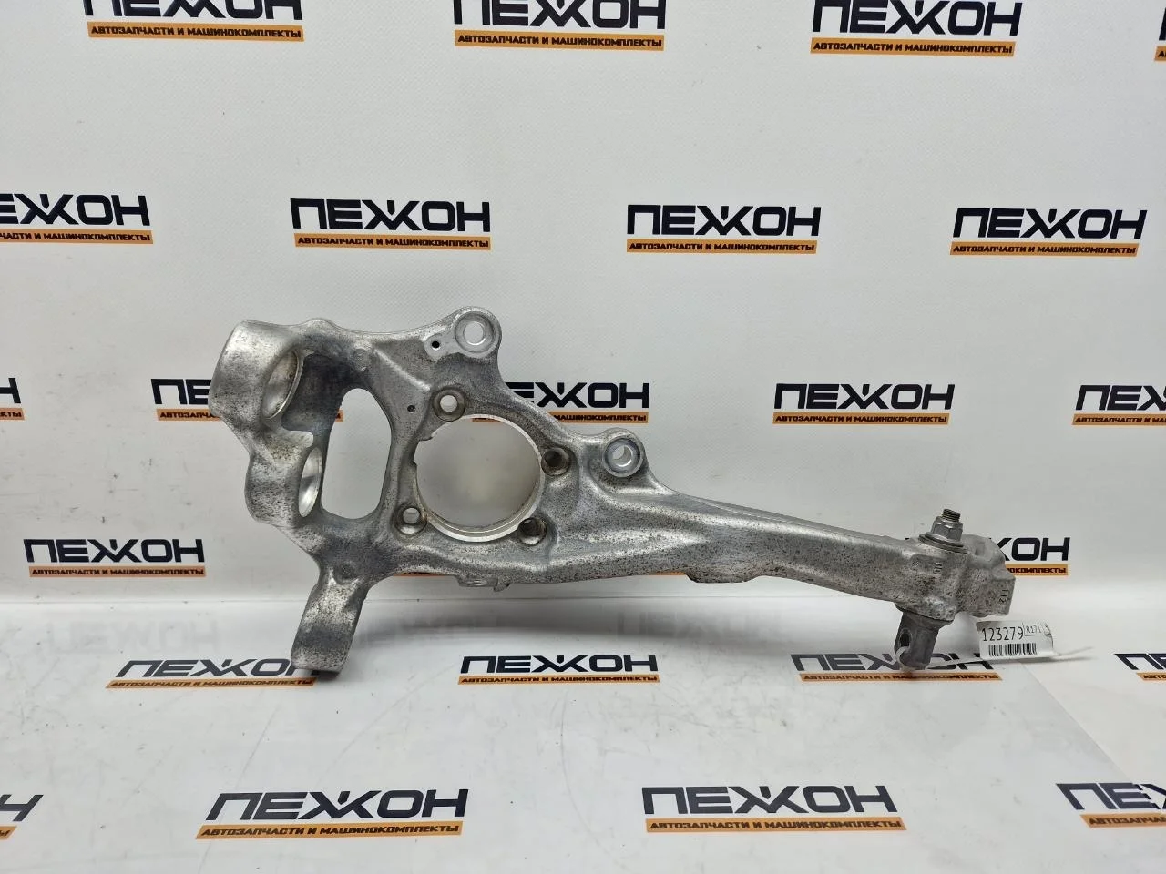 Кулак MERCEDES-BENZ GLC-Class 2016 A2533320101 C253 2.2 OM651, передний левый