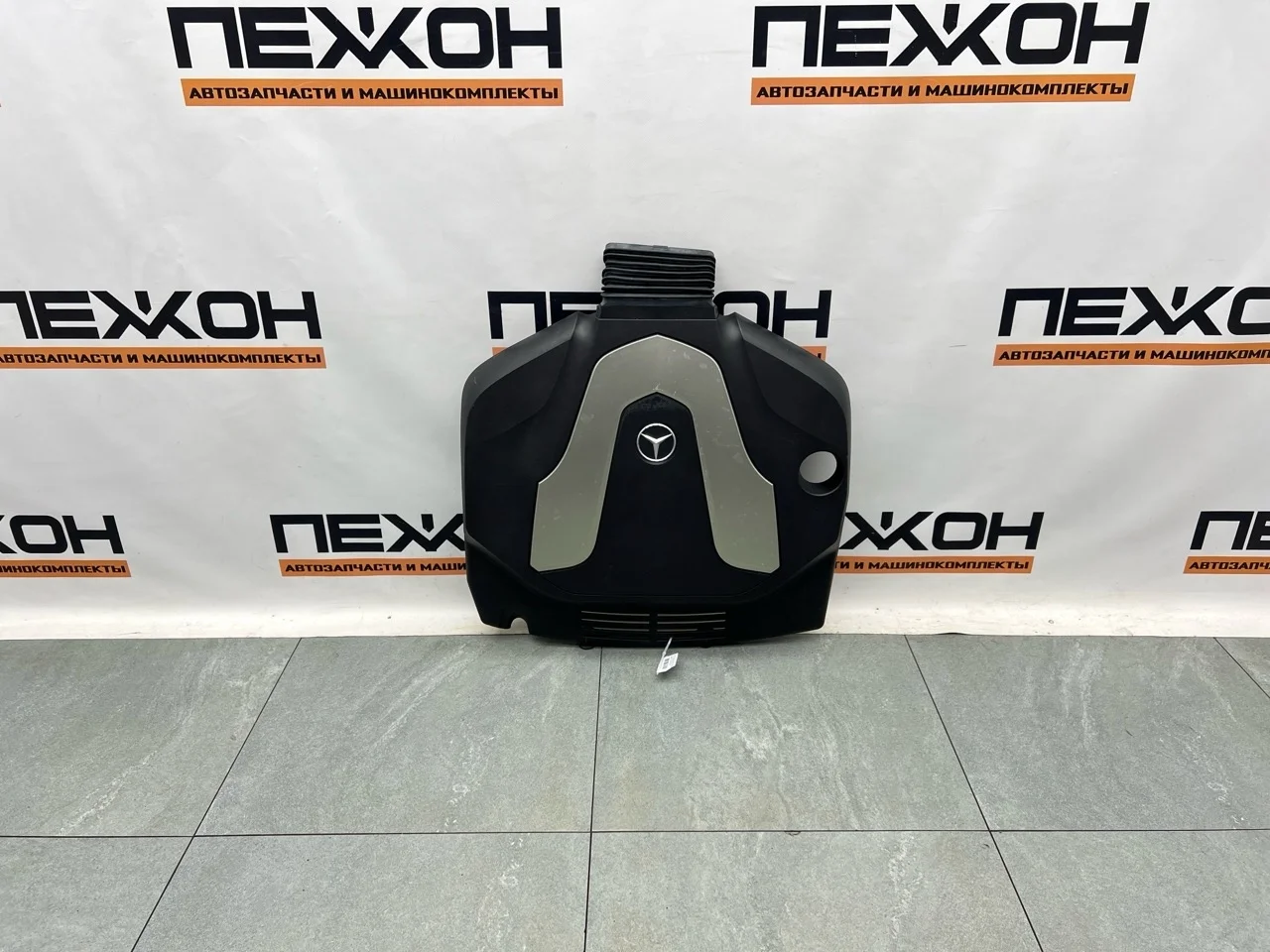 Крышка двигателя декоративная MERCEDES-BENZ GLS-Class 2017 A6420107008 X166 3.0 OM642 (D642826)