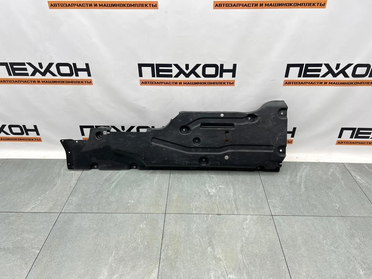 Защита днища MERCEDES-BENZ GLS-Class 2017 A1666805101 X166 3.0 OM642 (D642826), правая