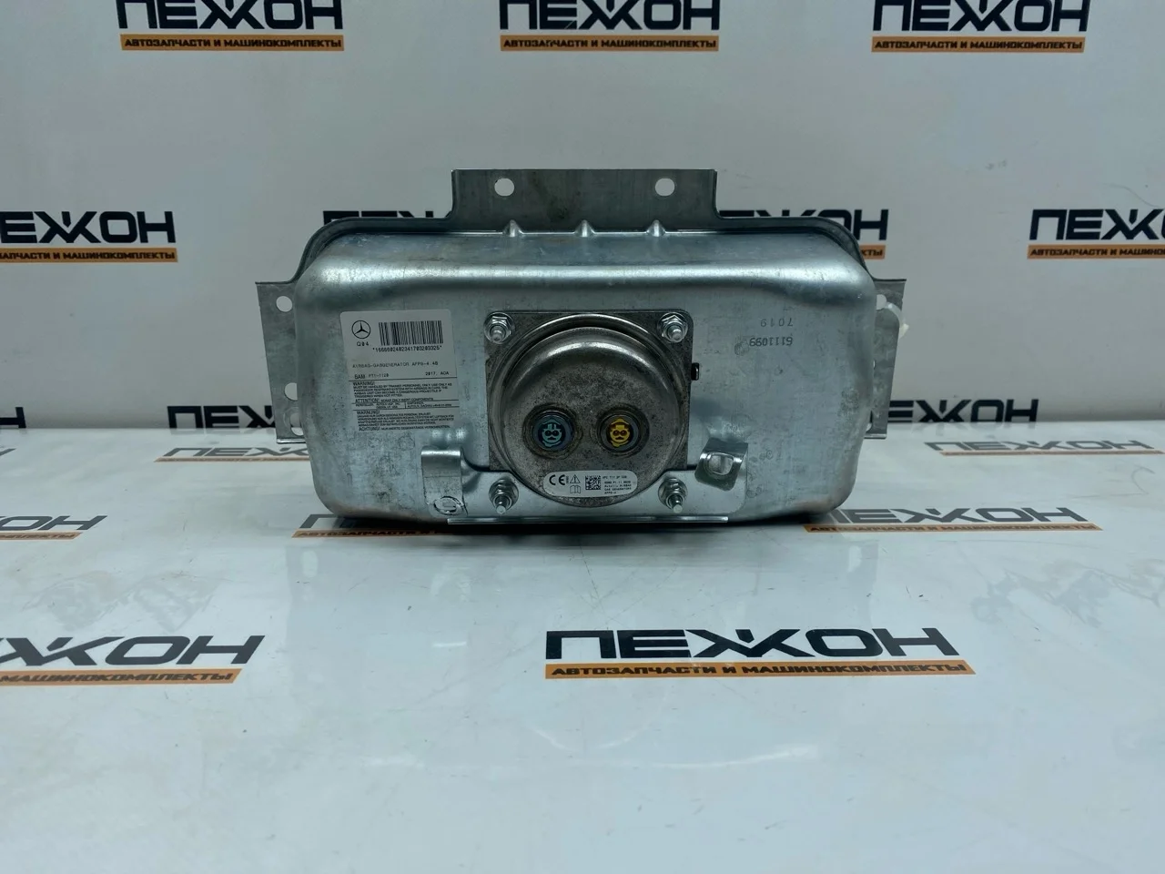 Подушка безопасности в торпедо MERCEDES-BENZ GLS-Class 2017 A1668602402 X166 3.0 OM642 (D642826)