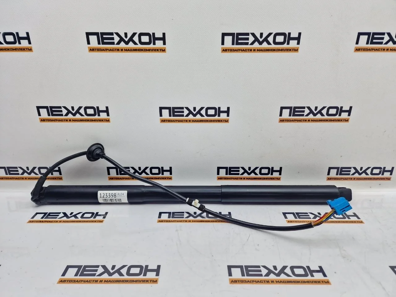 Амортизатор крышки багажника MERCEDES-BENZ GLS-Class 2017 A1668900100 X166 3.0 OM642 (D642826), правый