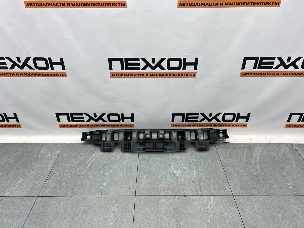 Кронштейн бампера MERCEDES-BENZ GLS-Class 2017 A1668850100 X166 3.0 OM642 (D642826), задний