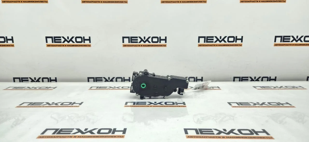 Активатор замка багажника MERCEDES-BENZ GLS-Class 2017 A2047500060 X166 3.0 OM642 (D642826)