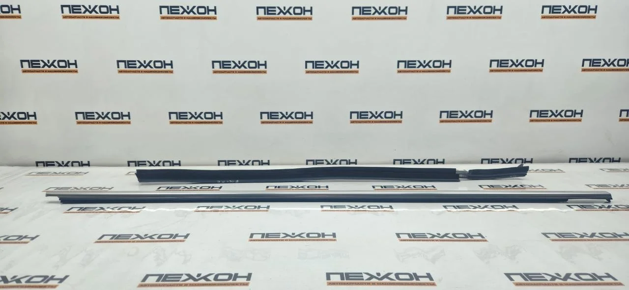 Бархотка двери AUDI Q7 2015 4M08532843Q7 4M 3.0 CRTC, передняя правая