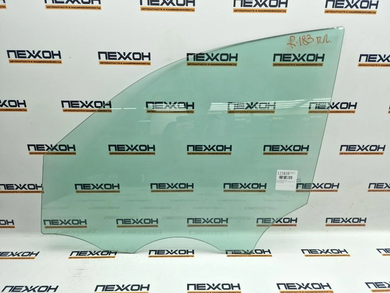 Стекло двери MERCEDES-BENZ GLE-Class 2015 A1667251310 W166 3.0 OM642 (D642826), переднее левое