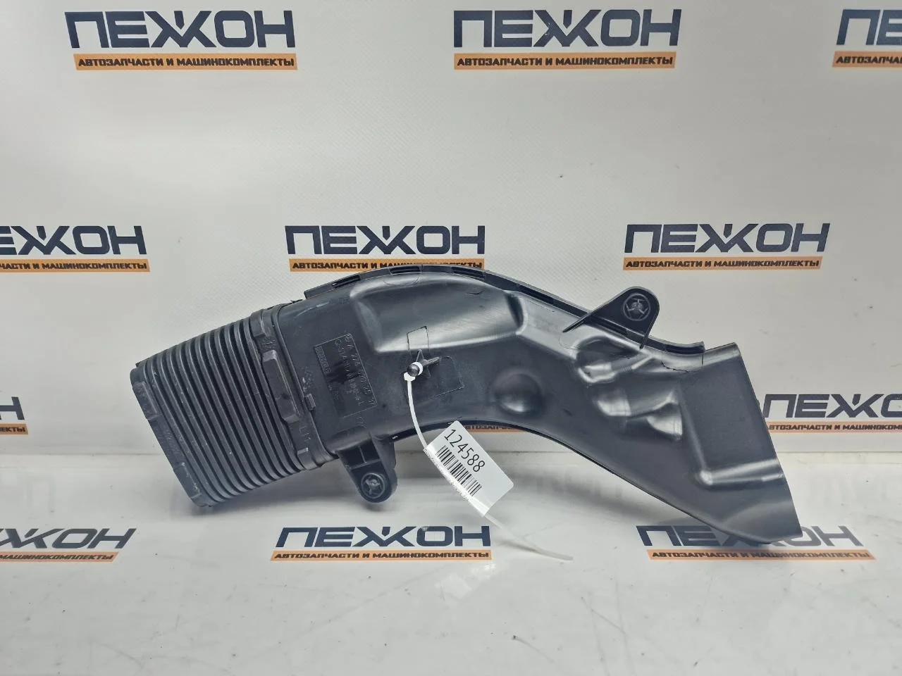 Патрубок воздушного фильтра MERCEDES-BENZ CLS-CLASS A2760902537 C218, левый