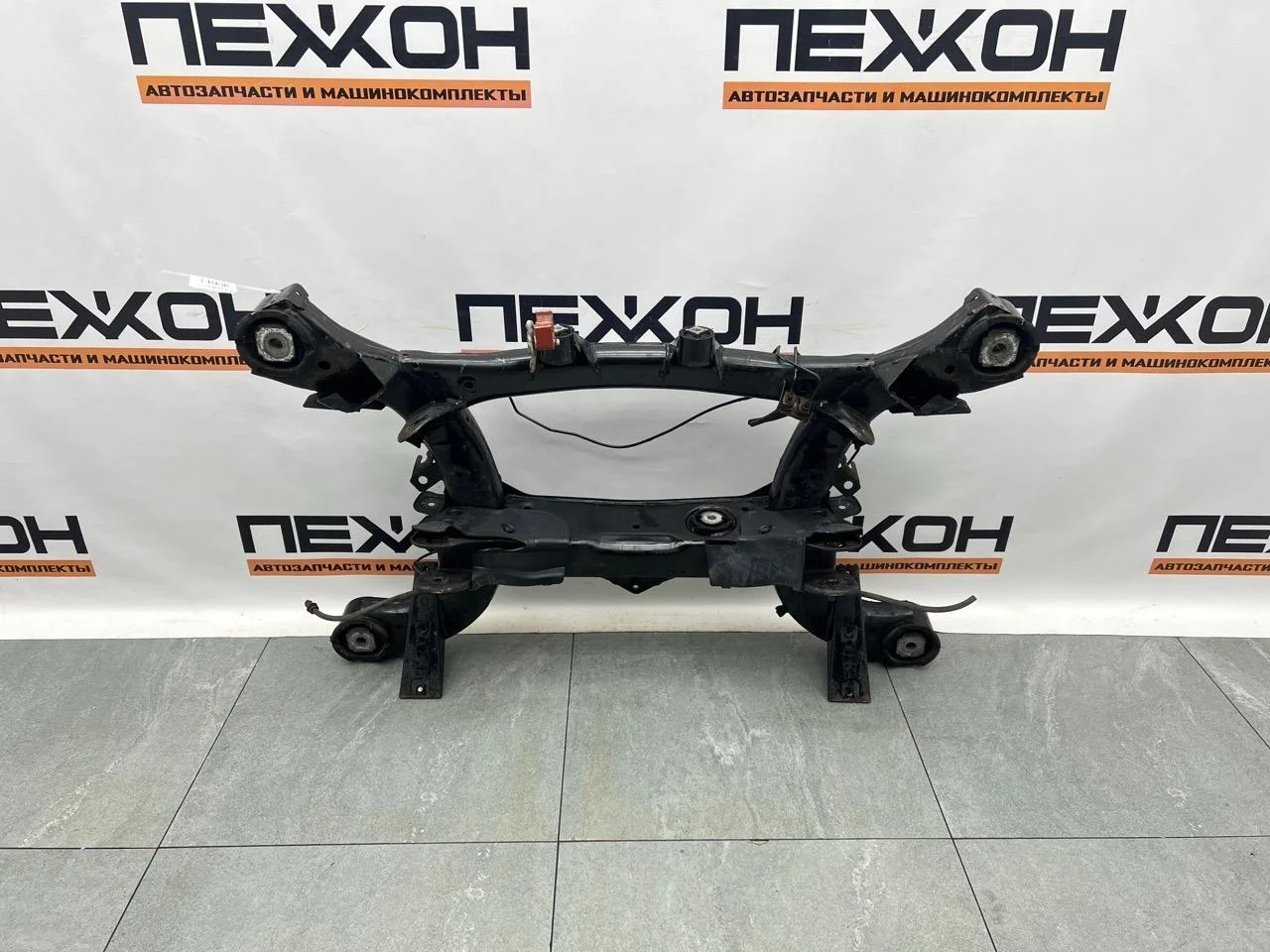 Подрамник BMW X5 2015 33316863815 F15 2.0 N20B20A, задний