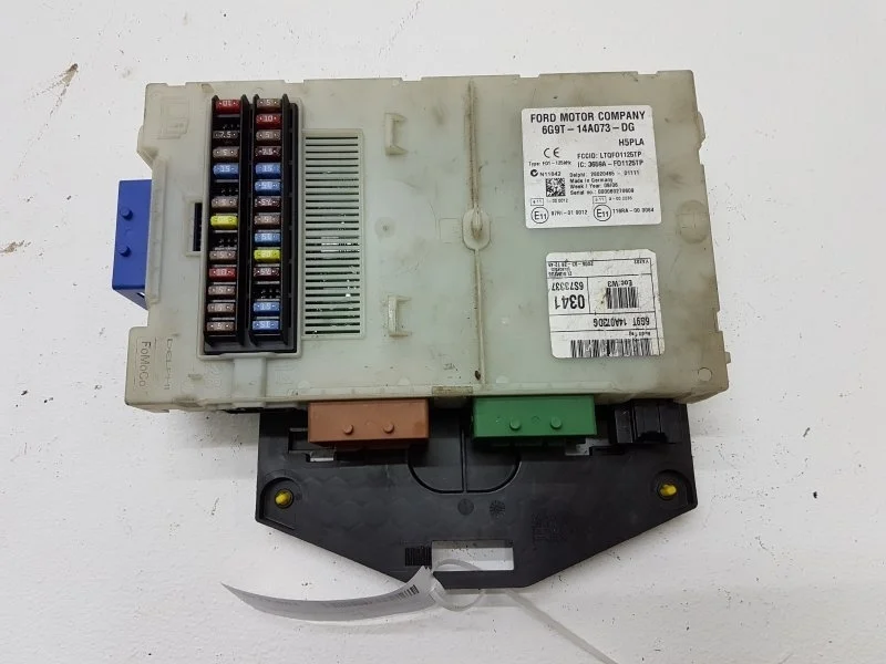 Блок предохранителей салонный FORD MONDEO 1681101 4