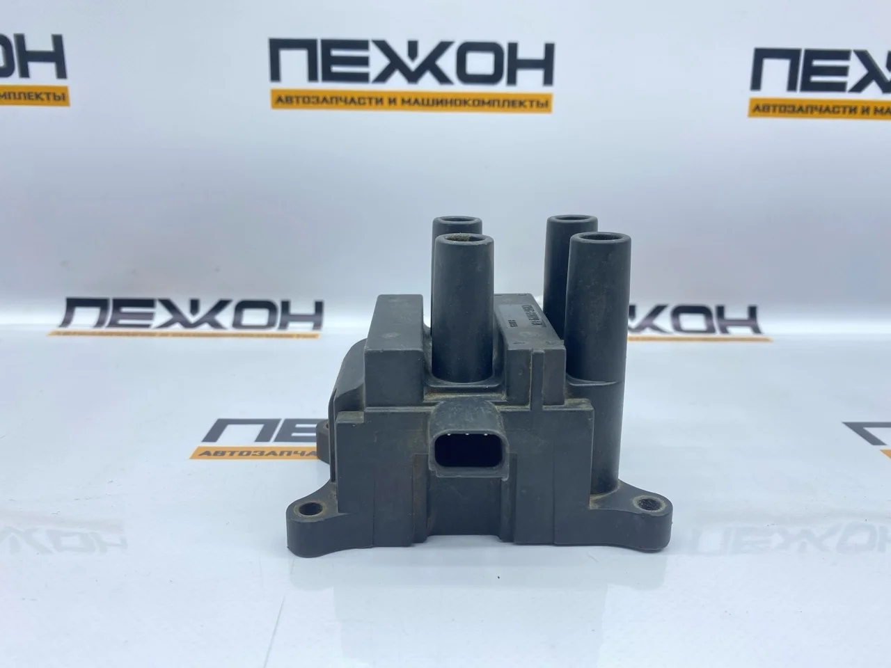 Катушка зажигания FORD FOCUS 1823596 2 1.4-1.6