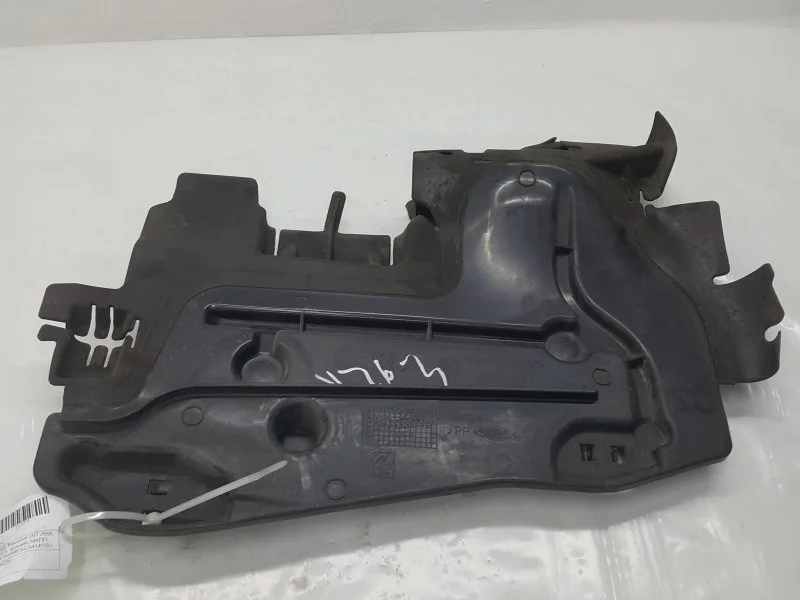 Дефлектор радиатора PEUGEOT 207 7104CN, левый