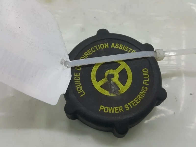 Крышка бачка ГУР FORD FOCUS 1341300 1