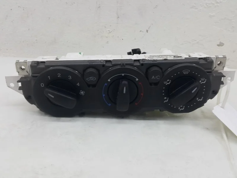 Блок управления кондиционером FORD FOCUS 1374165 2