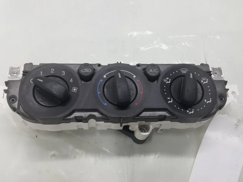 Блок управления кондиционером FORD FOCUS 1374165 2