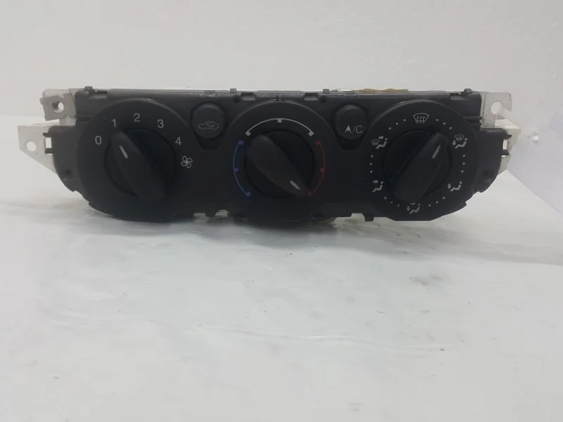Блок управления кондиционером FORD FOCUS 1374165 2