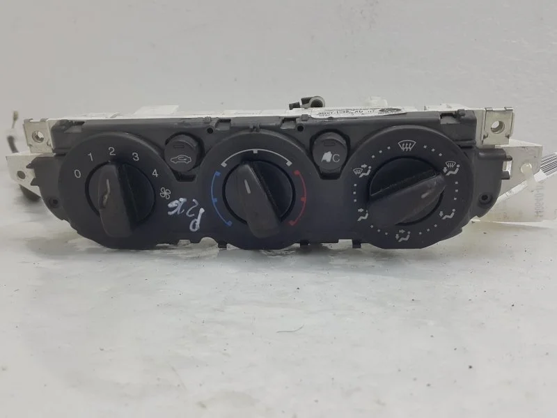 Блок управления кондиционером FORD FOCUS 1374165 2