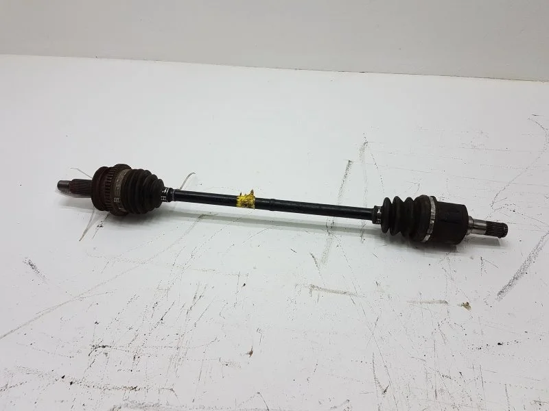 Привод KIA SORENTO 496002P002 2 2.2 ДИЗЕЛЬ, задний