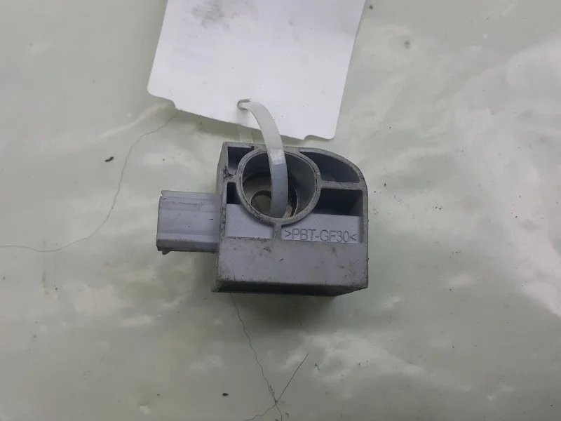 Датчик удара SUZUKI SX4 3893080J10 1