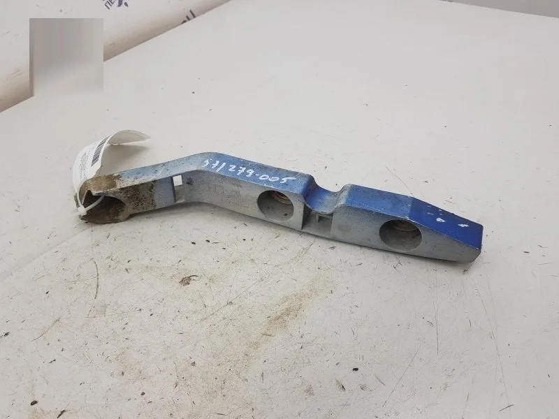 Кронштейн бампера FORD FOCUS 1337336 2 ДОРЕСТ, передний левый