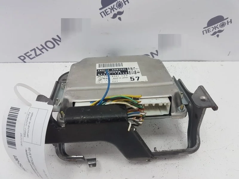 Блок управления двигателем TOYOTA COROLLA 8966113250 E120