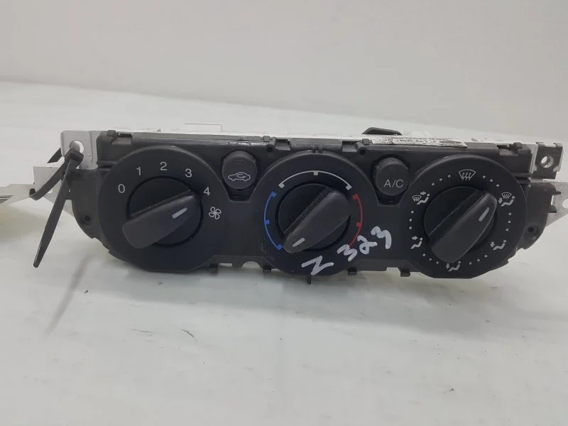 Блок управления кондиционером FORD FOCUS 1719798 2