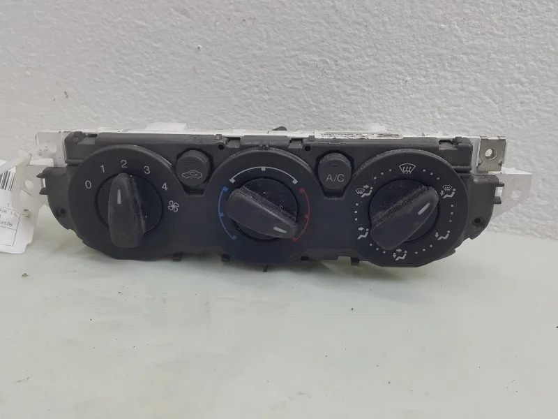Блок управления кондиционером FORD FOCUS 1719798 2
