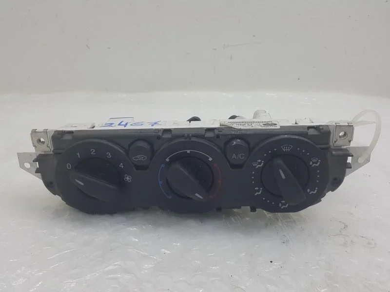 Блок управления кондиционером FORD FOCUS 1719798 2