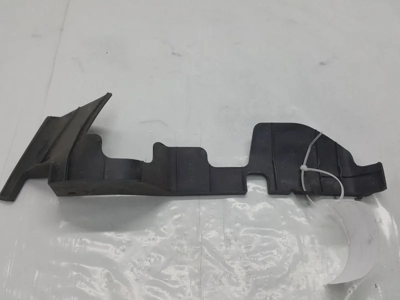 Дефлектор радиатора KIA CEED 291351H000 ED 1.6, левый