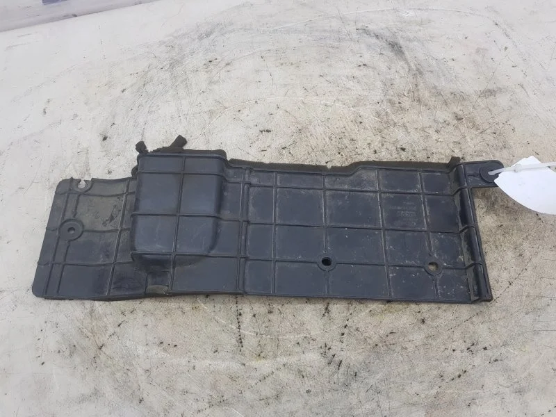 Дефлектор радиатора KIA RIO BN 3, правый