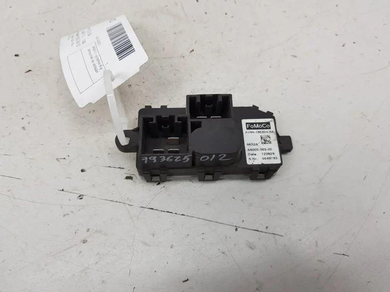Резистор печки FORD FOCUS 1847910 2