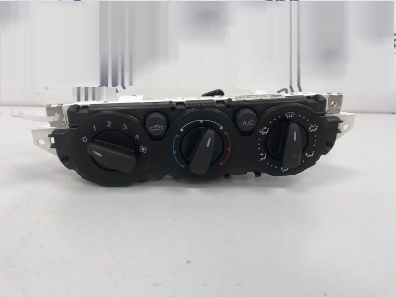 Блок управления кондиционером FORD FOCUS 2010 1719798 2 1.6 SHDA
