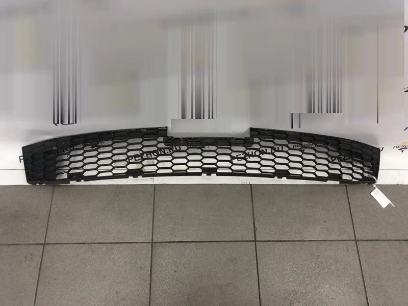 Решетка в бампер MAZDA 6 2007 GR1A501T1C GG 2.0 L2, передняя