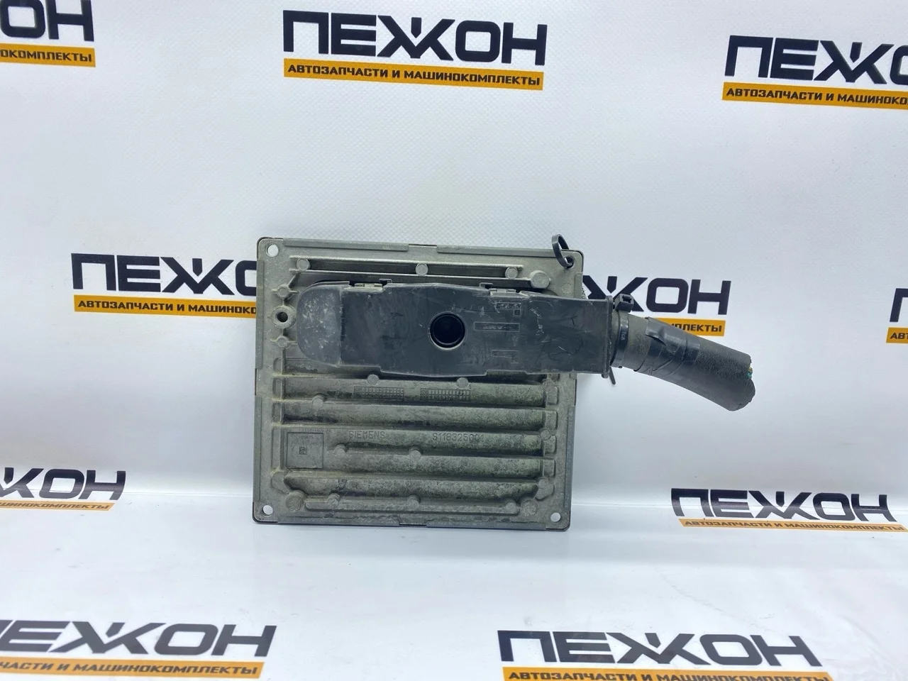 Блок управления двигателем FORD FOCUS 2005 1331018 2 1.6 HXDA