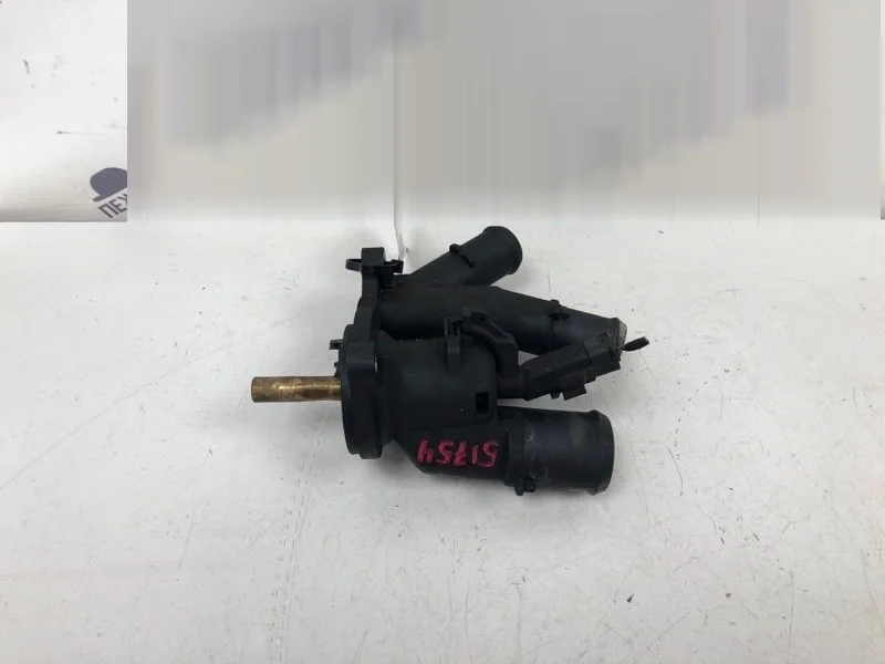 Корпус термостата FORD FOCUS 2006 1351716 2 1.6 HXDA