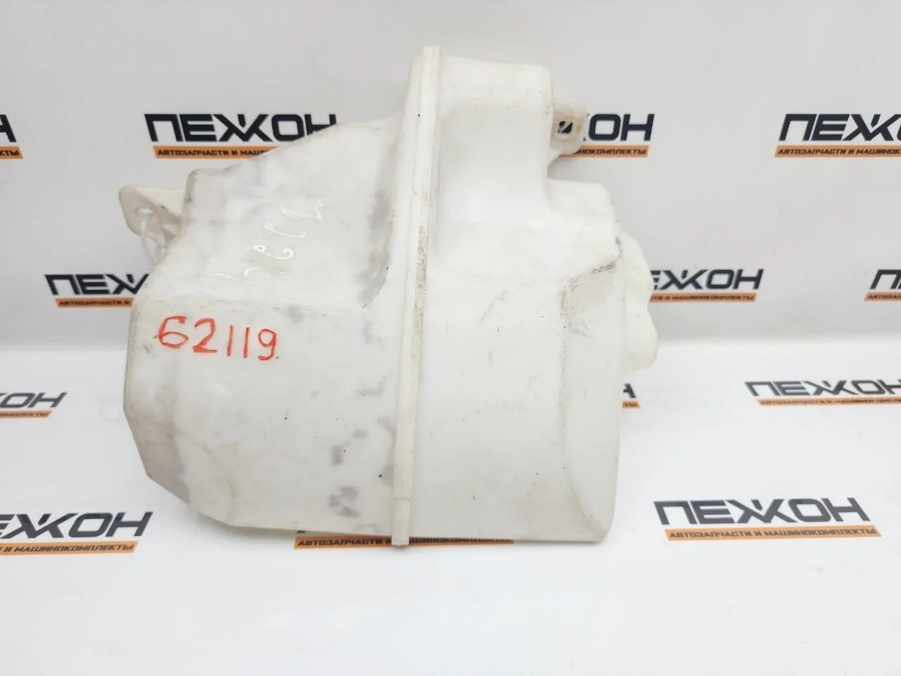 Бачок омывателя LAND ROVER FREELANDER 2007 LR002305 2 2.2 224DT