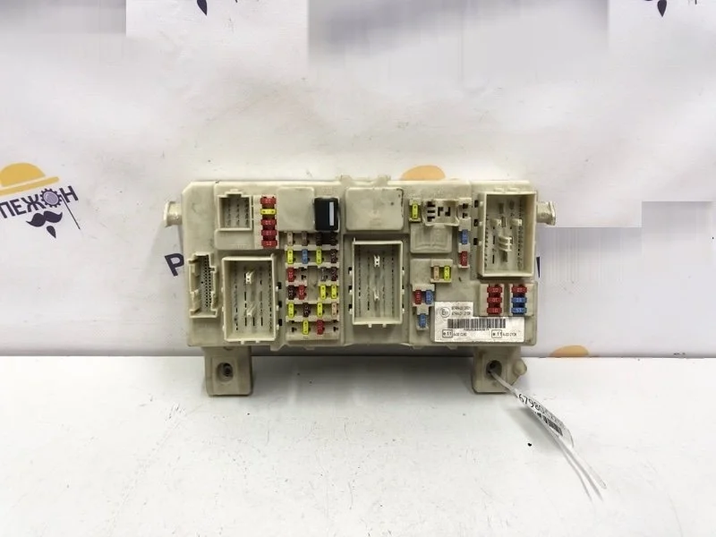 Блок предохранителей салонный FORD KUGA 2008 2027109 1 2.0 G6DG